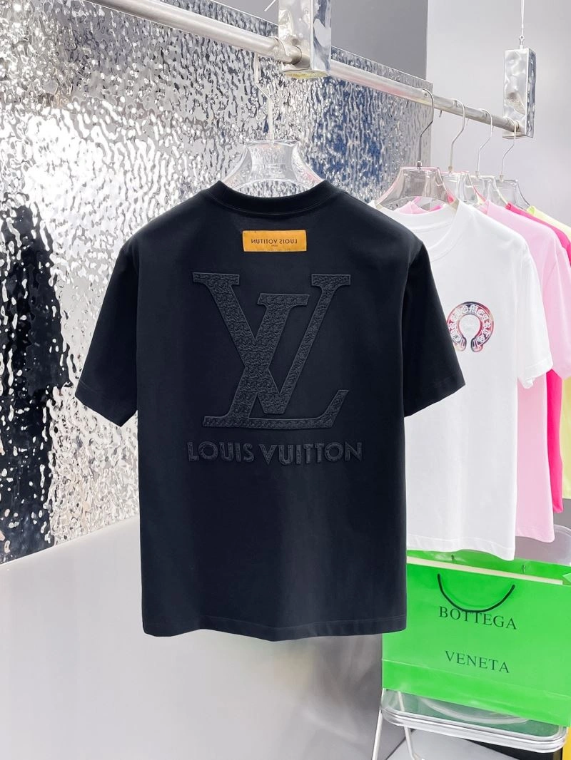Unisex Louis Vuitton T-Shirts 137070