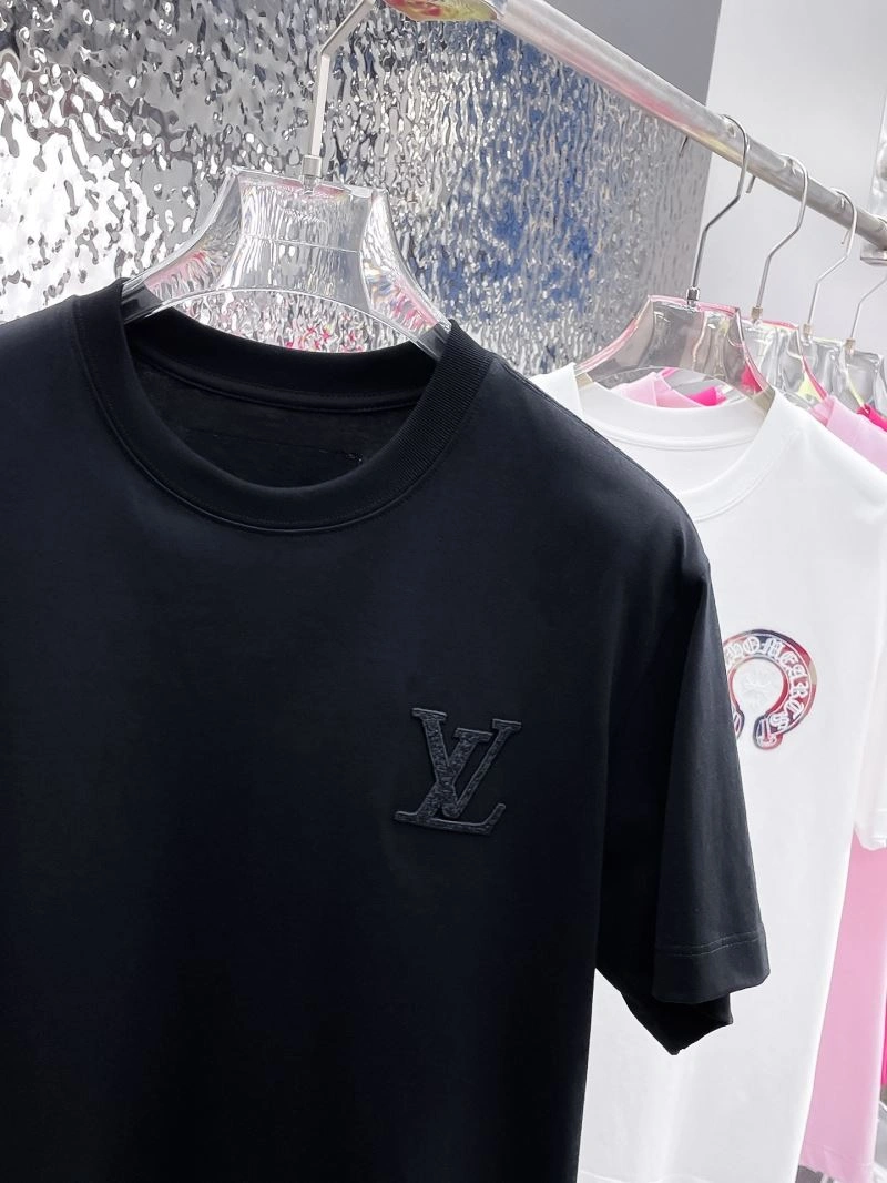 Unisex Louis Vuitton T-Shirts 137070