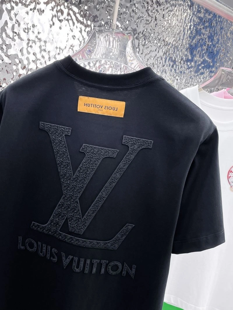 Unisex Louis Vuitton T-Shirts 137070