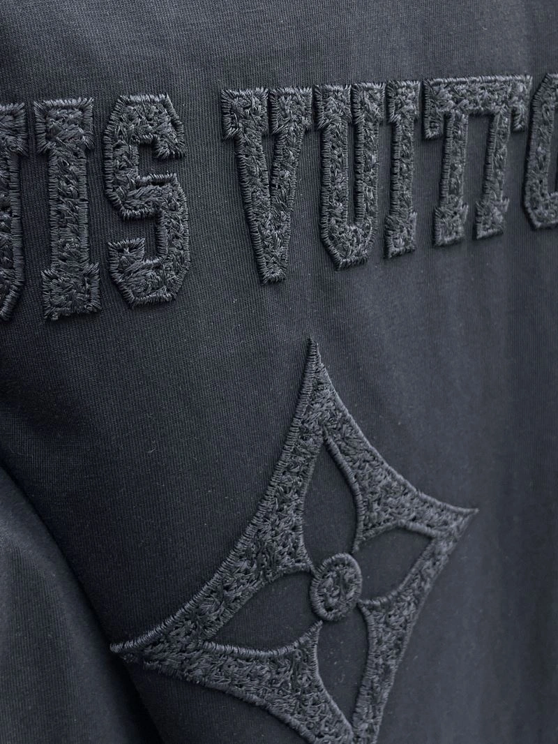 Louis Vuitton T-Shirts Modern 137067