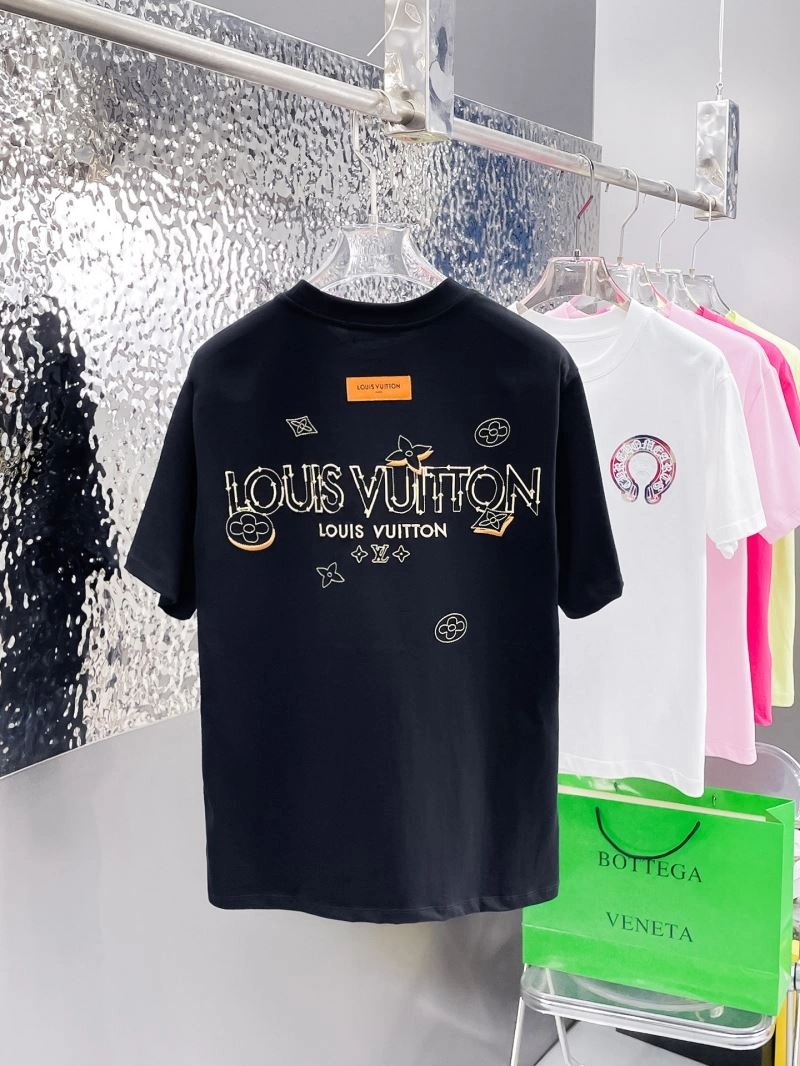 Breathable Louis Vuitton T-Shirts 137082