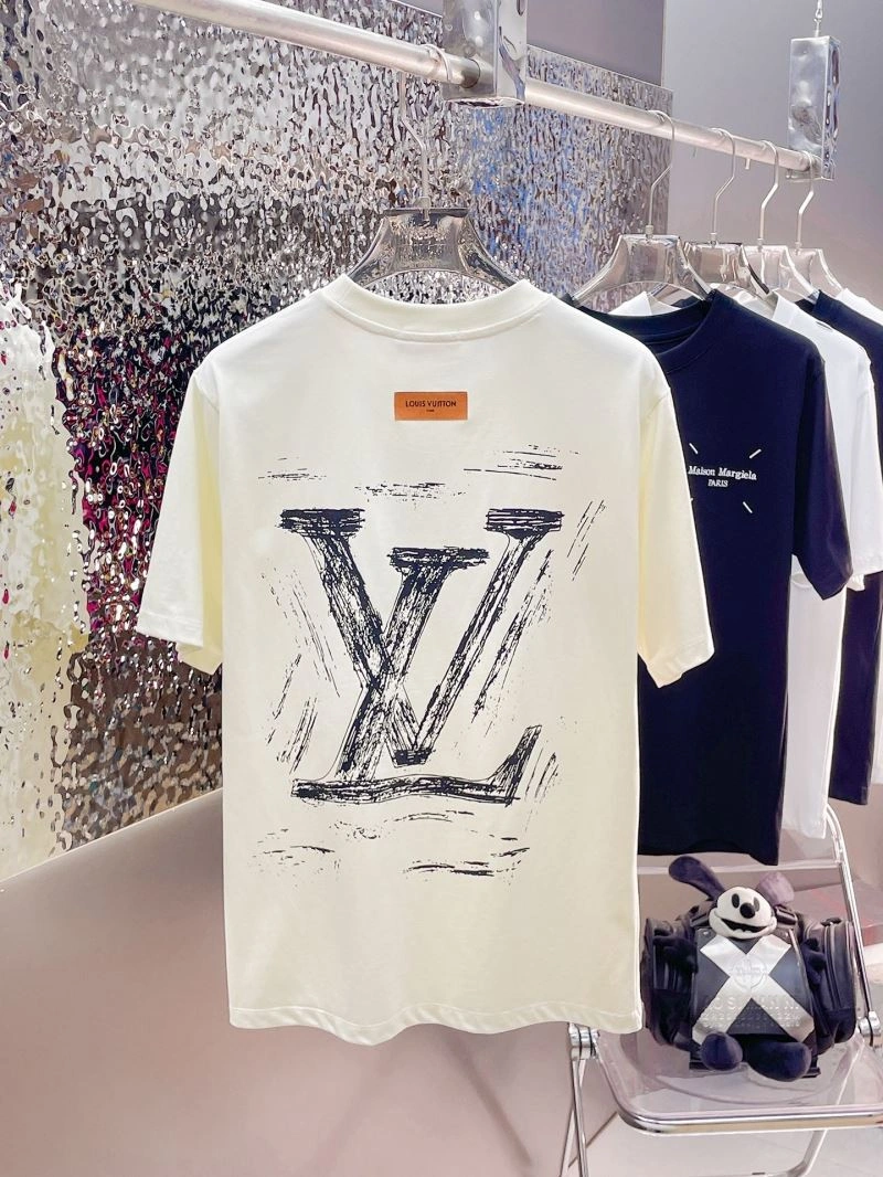 Louis Vuitton T-Shirts Fashionable 137062