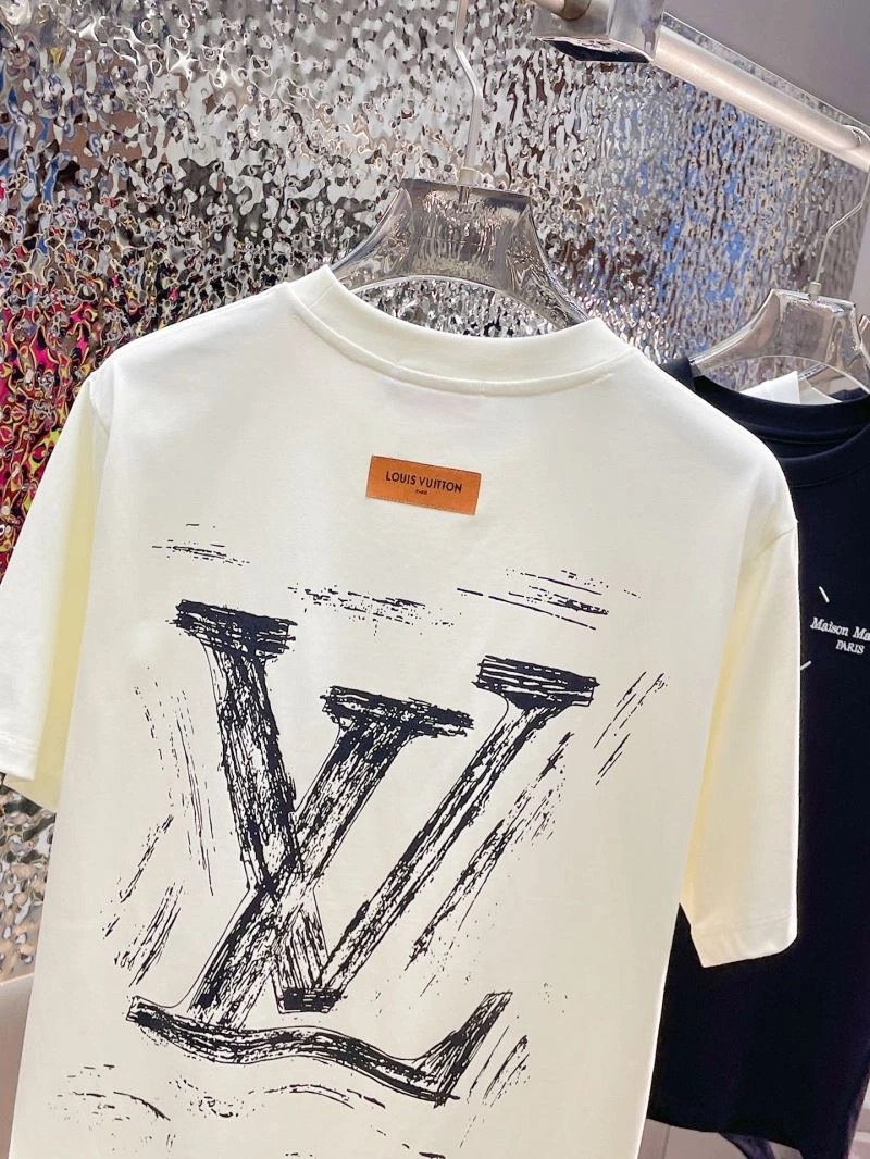 Louis Vuitton T-Shirts Fashionable 137062