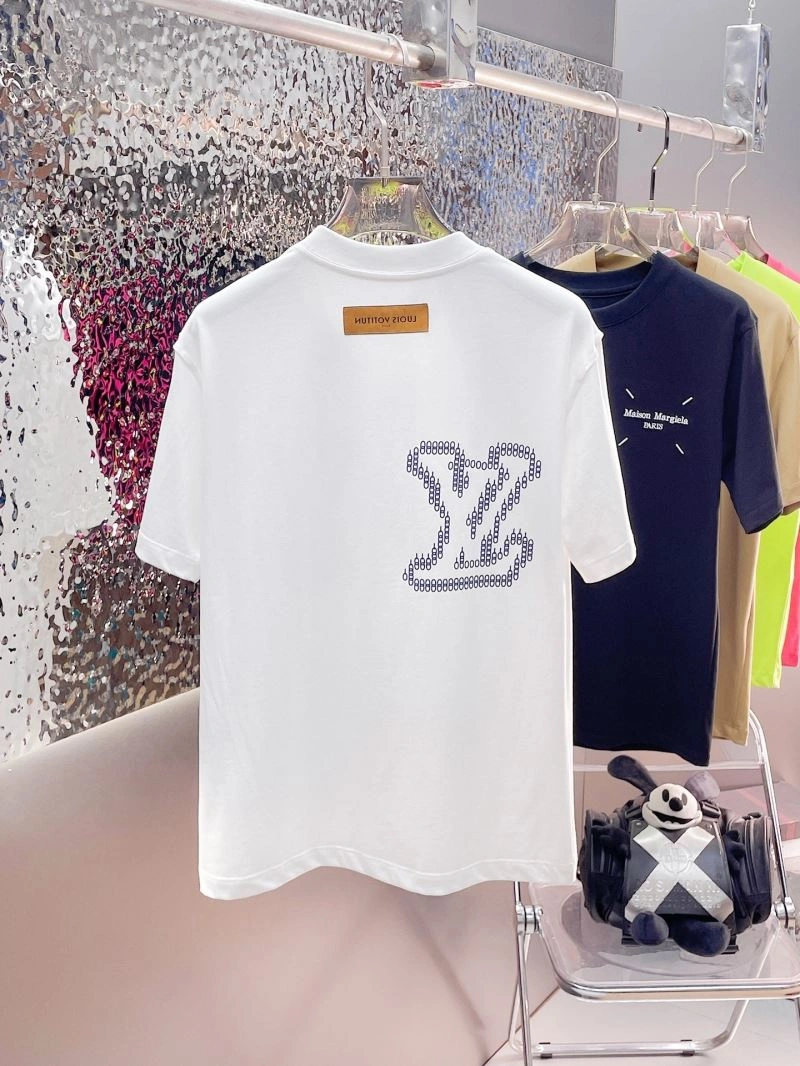 Louis Vuitton T-Shirts Seasonal 137063