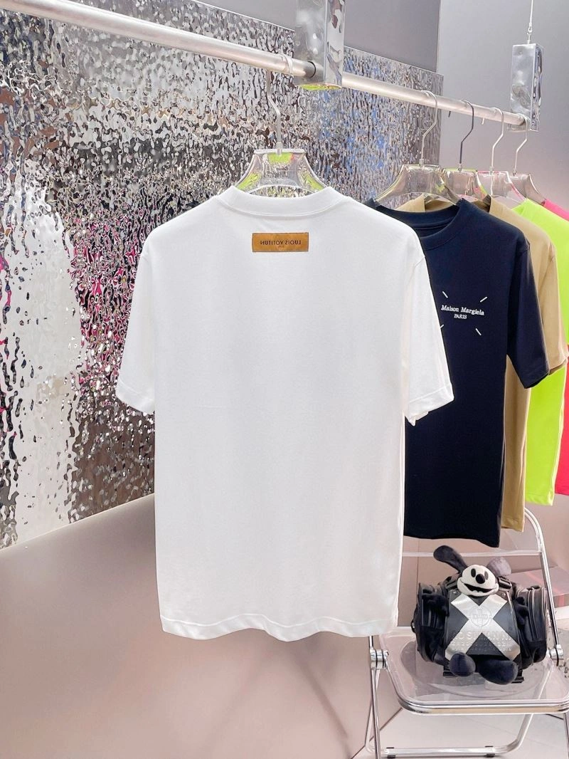 SoftTouch Louis Vuitton T-Shirts 137061