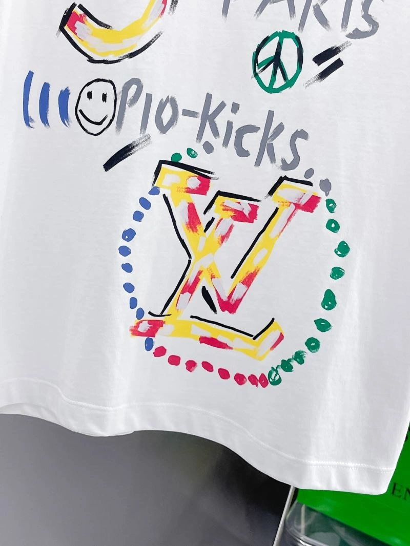 Elegant Louis Vuitton T-Shirts 137058