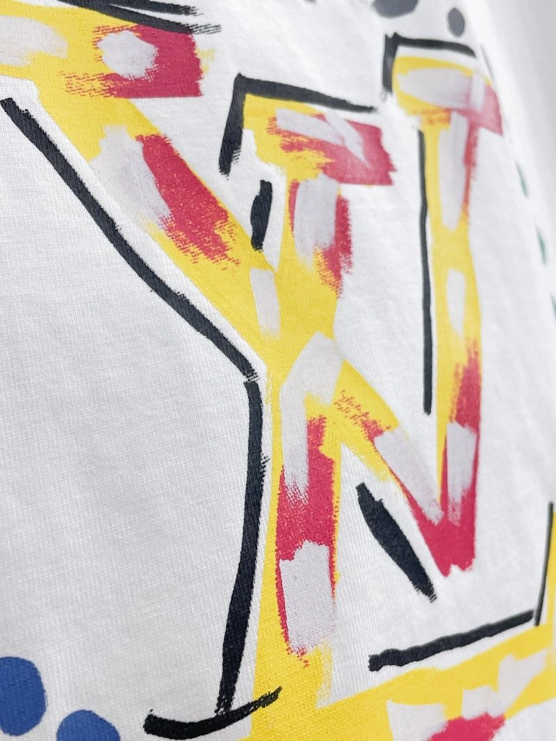 Elegant Louis Vuitton T-Shirts 137058