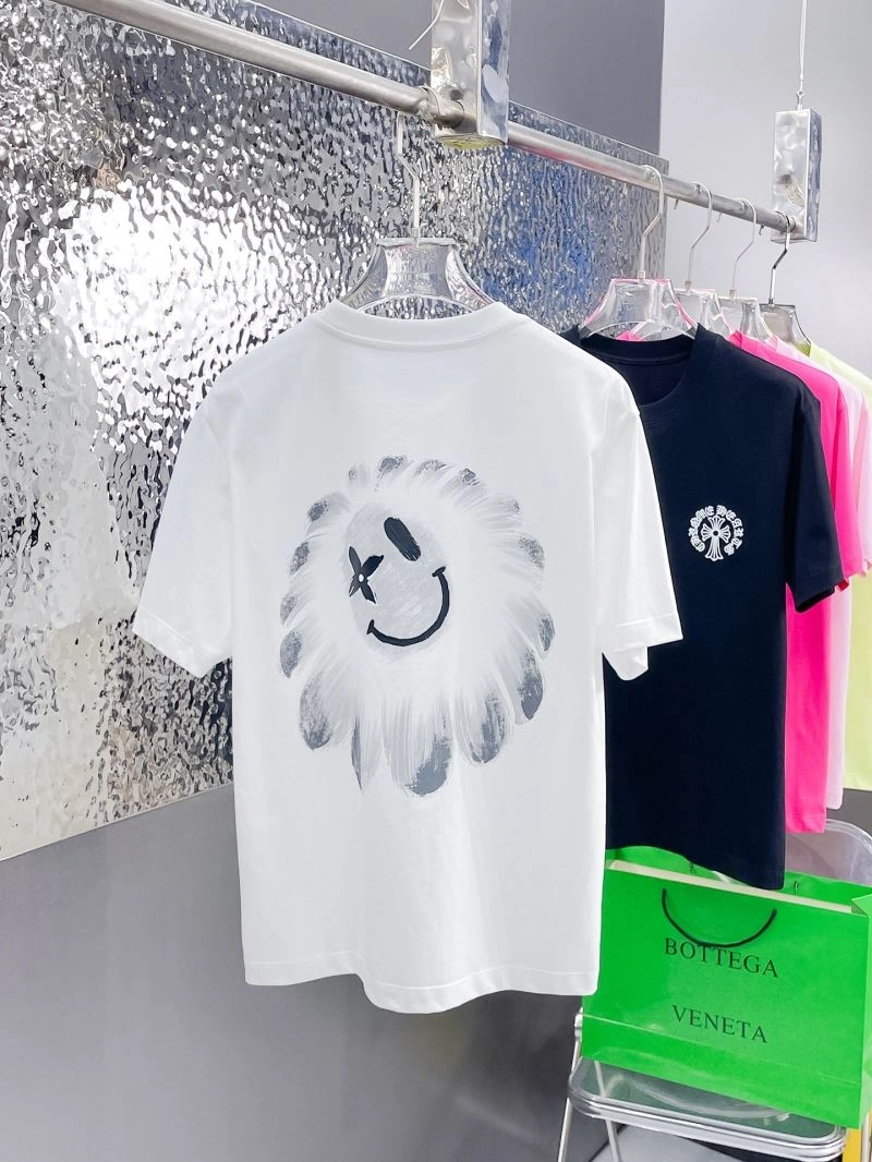Functional Louis Vuitton T-Shirts 137057