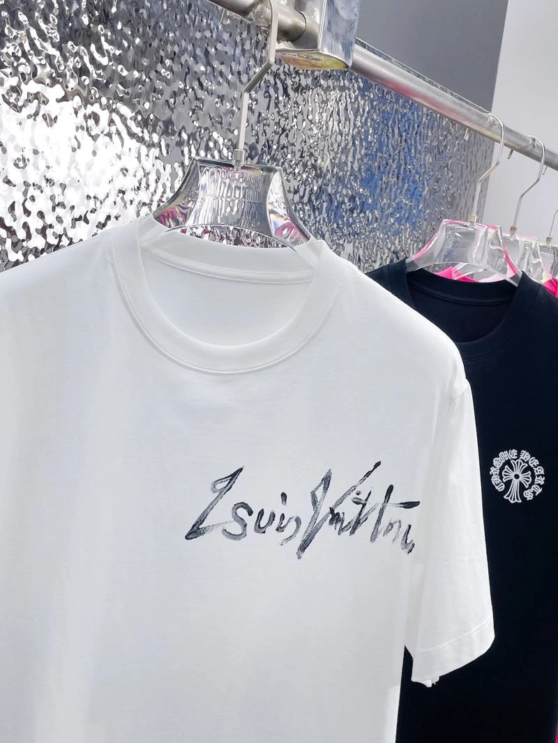 Functional Louis Vuitton T-Shirts 137057
