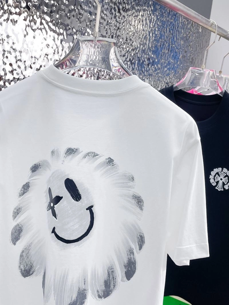 Functional Louis Vuitton T-Shirts 137057