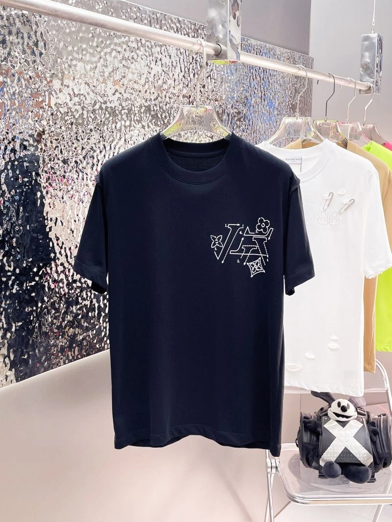 Louis Vuitton T-Shirts Trendsetting 137039