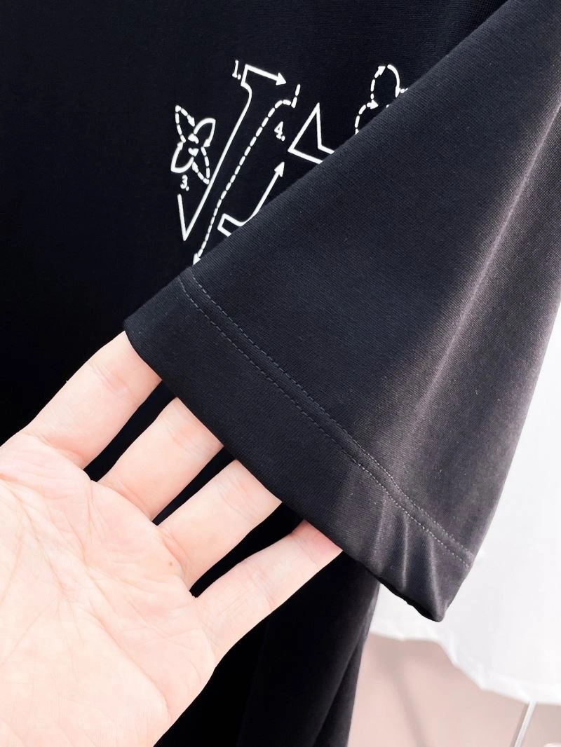 Louis Vuitton T-Shirts Trendsetting 137039