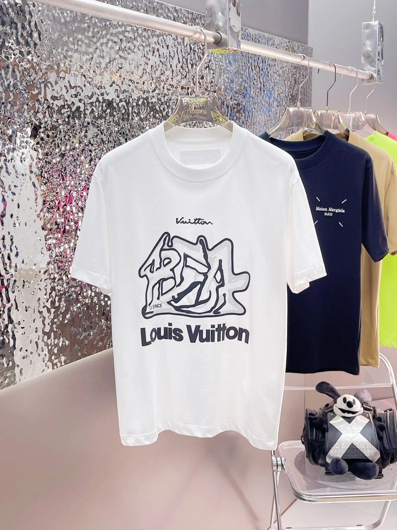 MoistureWicking Louis Vuitton T-Shirts 137033