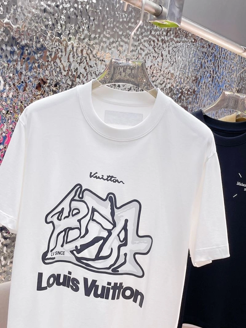 MoistureWicking Louis Vuitton T-Shirts 137033