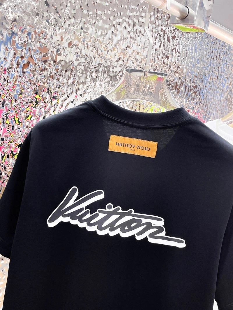 Classic Louis Vuitton T-Shirts 137025