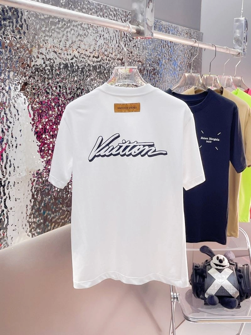 MoistureWicking Louis Vuitton T-Shirts 137032