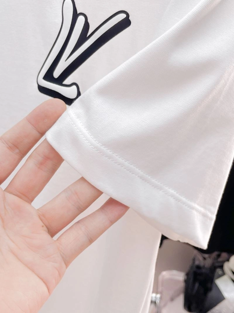 MoistureWicking Louis Vuitton T-Shirts 137032