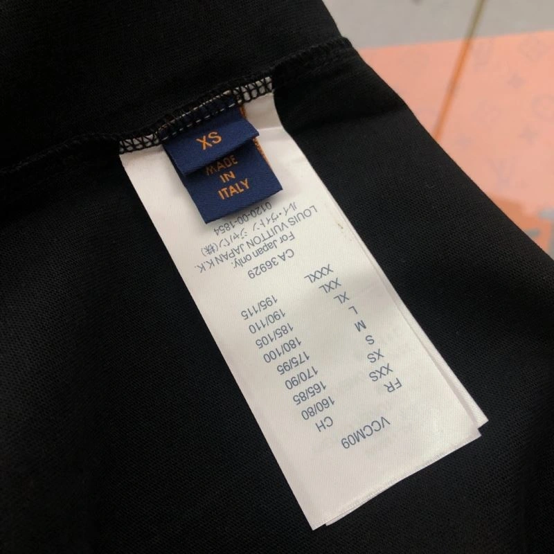 Flexible Louis Vuitton T-Shirts 137035