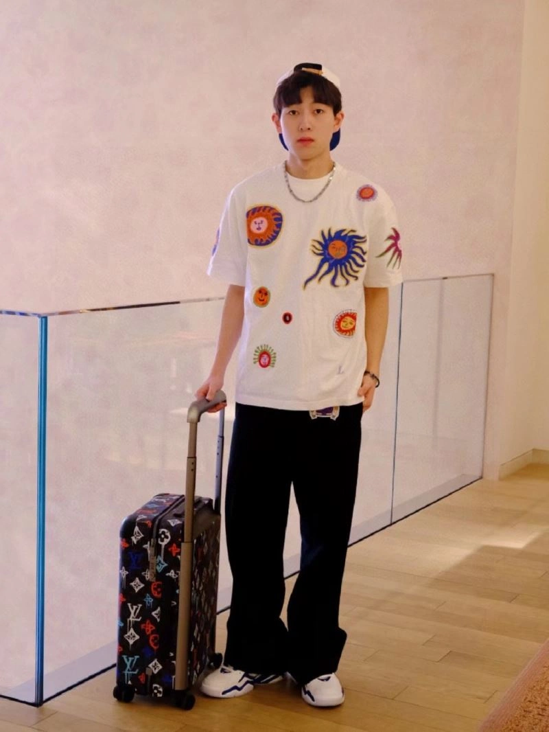 FashionForward Louis Vuitton T-Shirts 137052
