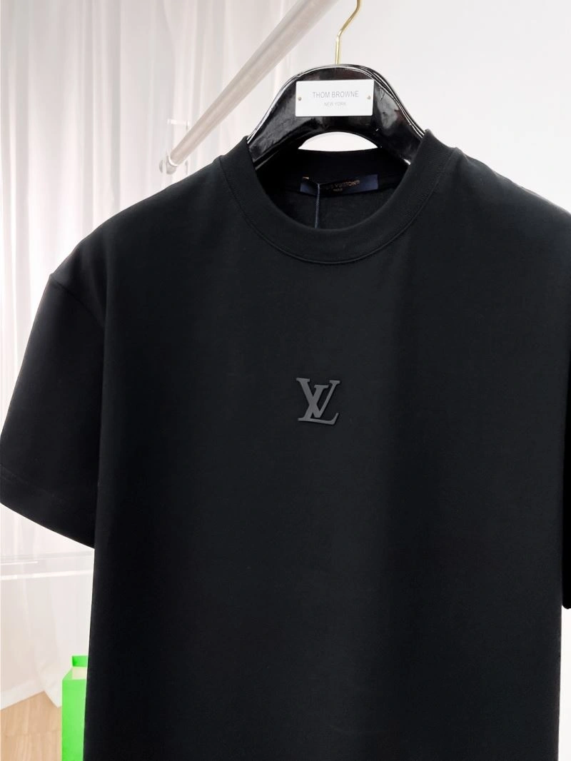 Sporty Louis Vuitton T-Shirts 137023