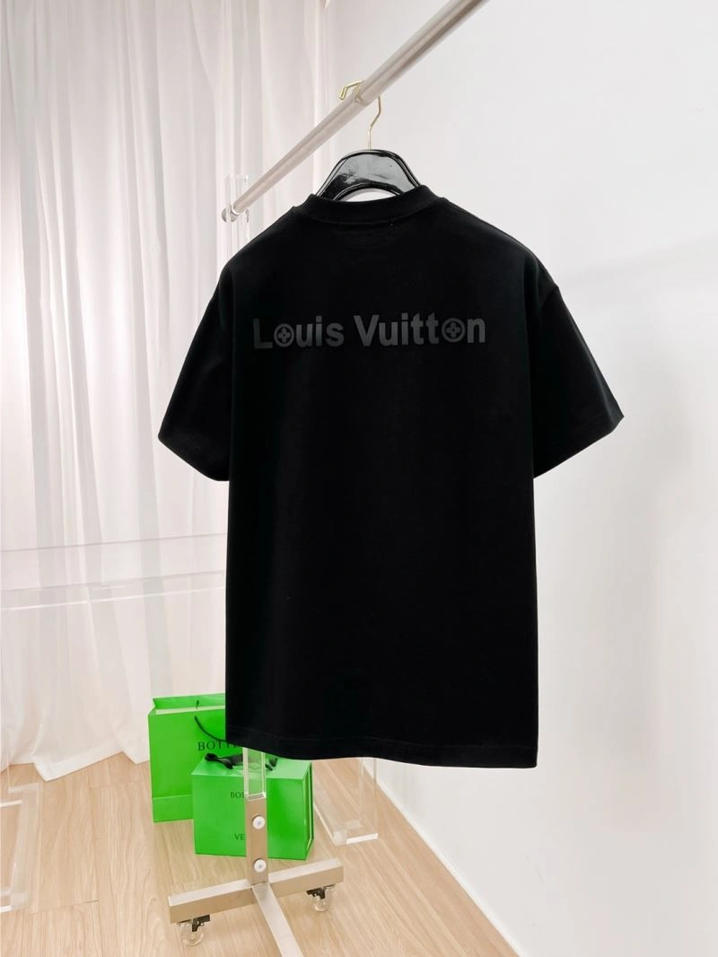 Sporty Louis Vuitton T-Shirts 137023