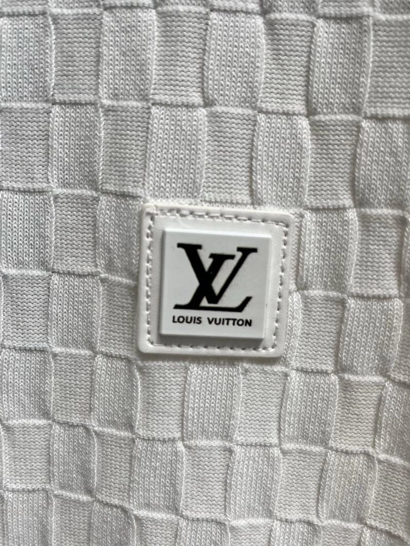 Louis Vuitton T-Shirts UrbanChic 137024