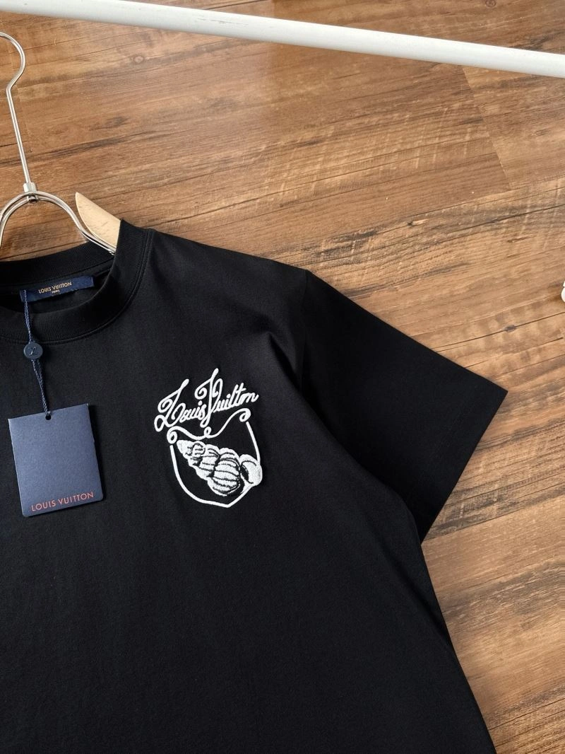 UrbanChic Louis Vuitton T-Shirts 137013