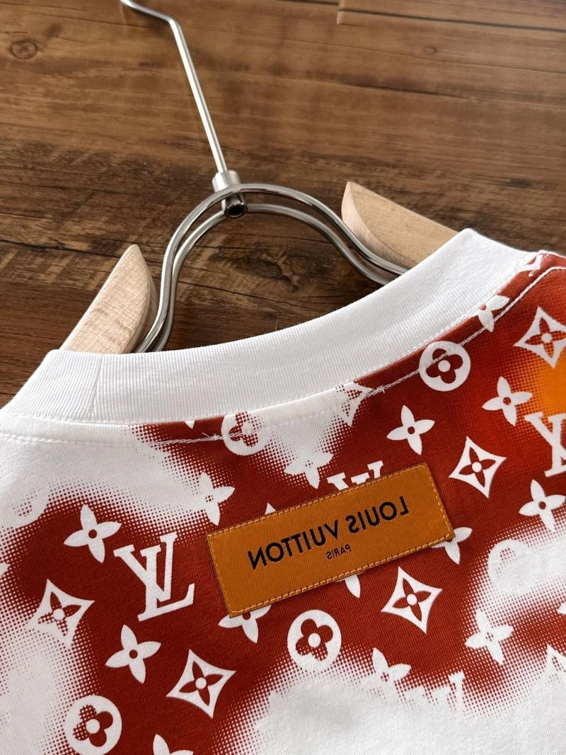Chic Louis Vuitton T-Shirts 137010