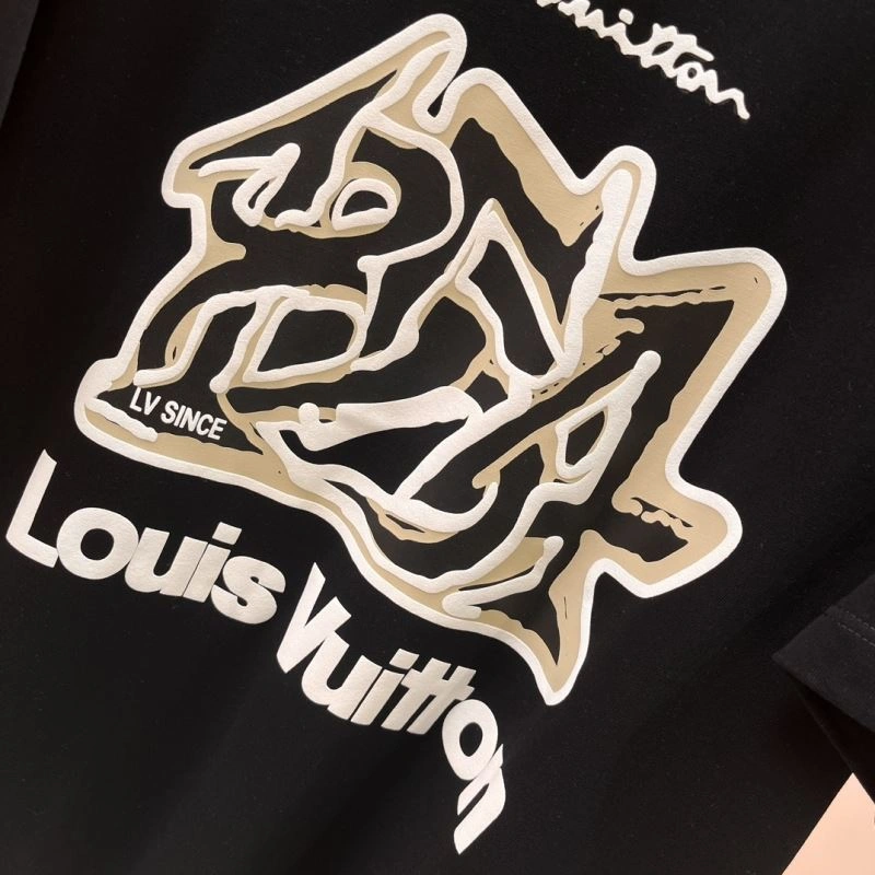 Sophisticated Louis Vuitton T-Shirts 136335