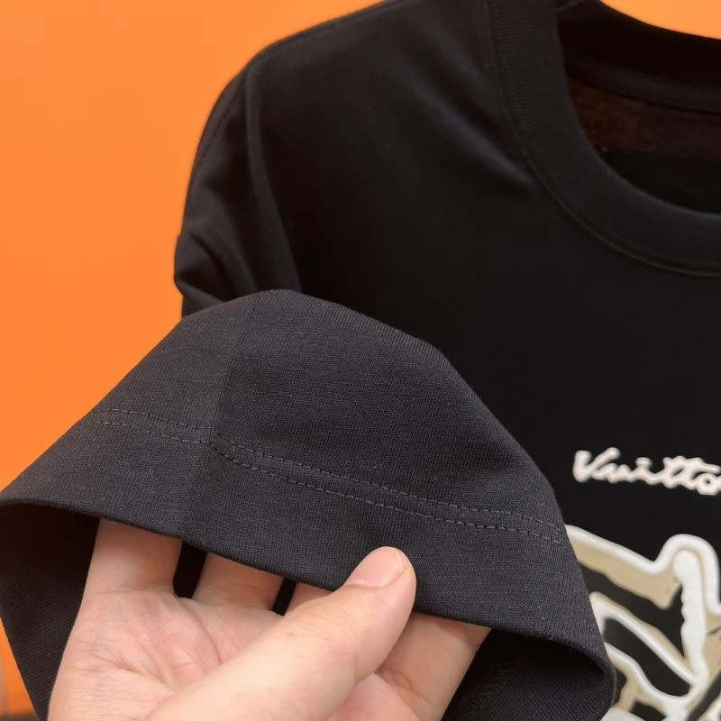 Sophisticated Louis Vuitton T-Shirts 136335