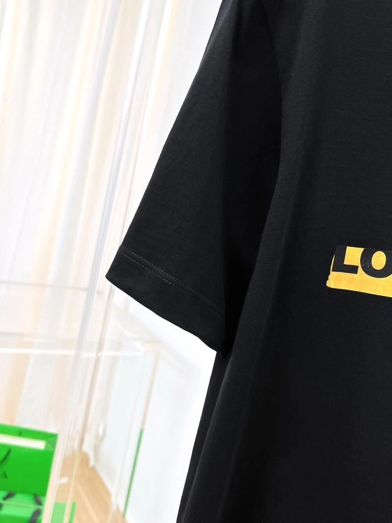 Lightweight Louis Vuitton T-Shirts 136328