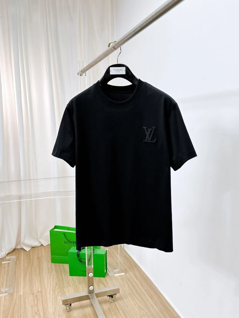 Louis Vuitton T-Shirts Elegant 136343