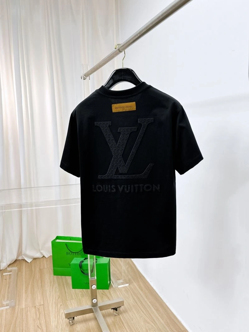 Louis Vuitton T-Shirts Elegant 136343