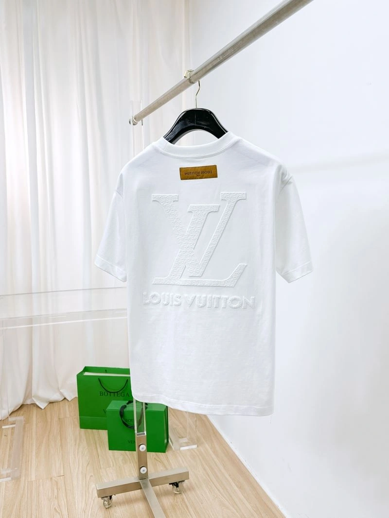 Minimalist Louis Vuitton T-Shirts 136327