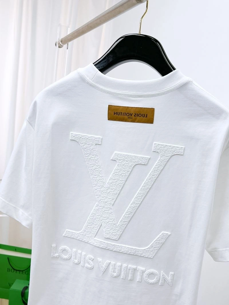 Minimalist Louis Vuitton T-Shirts 136327