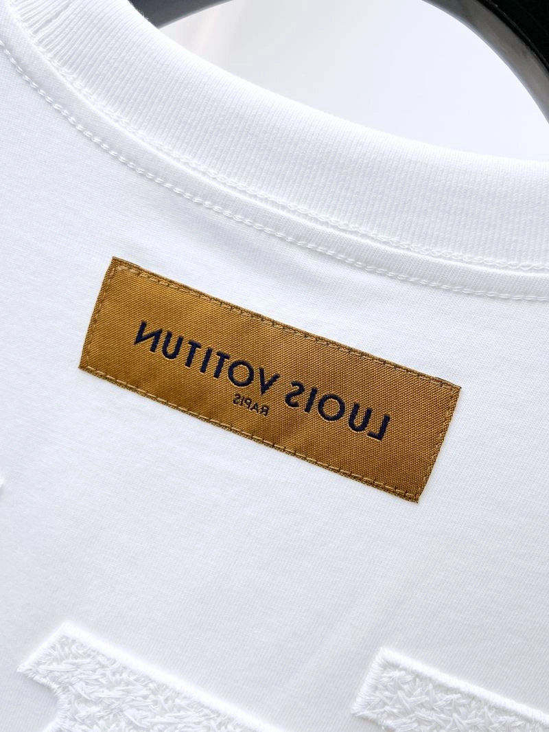 Minimalist Louis Vuitton T-Shirts 136327