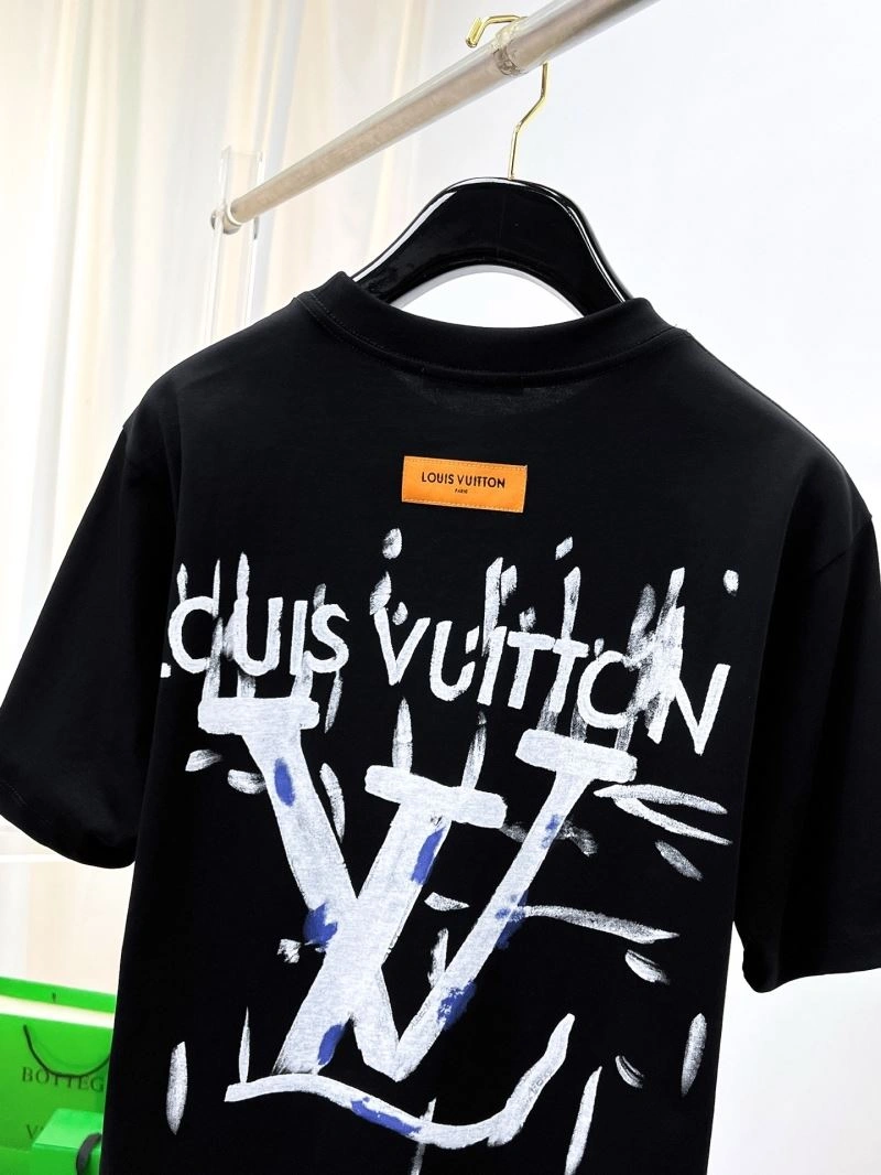 AllSeason Louis Vuitton T-Shirts 136324