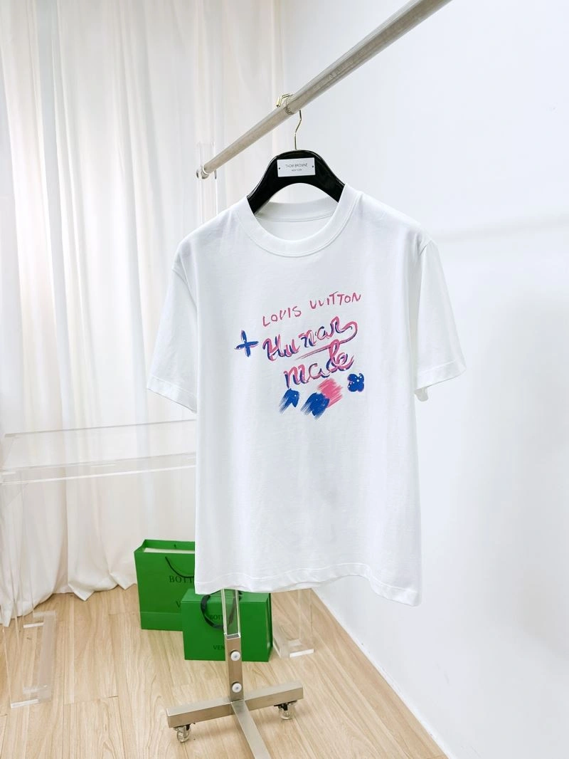 Compact Louis Vuitton T-Shirts 136316