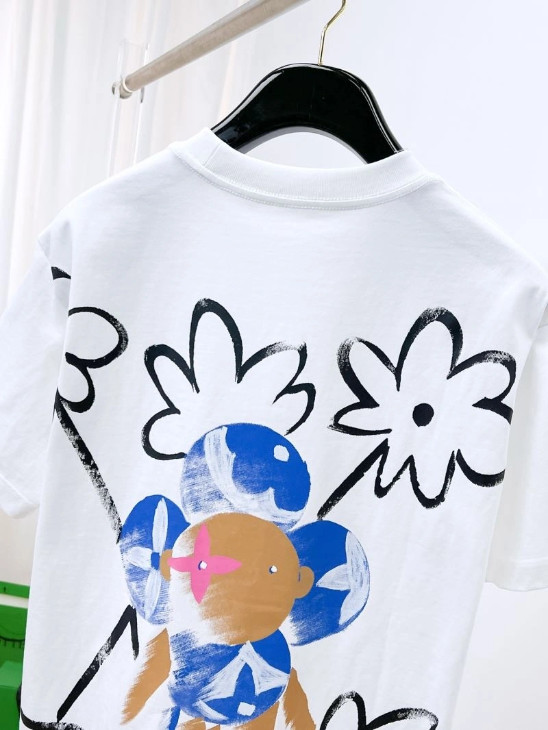 Compact Louis Vuitton T-Shirts 136316