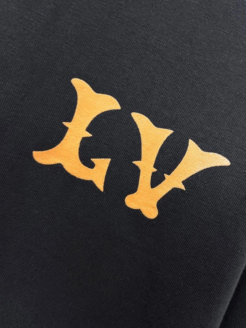 Snug Louis Vuitton T-Shirts 136310