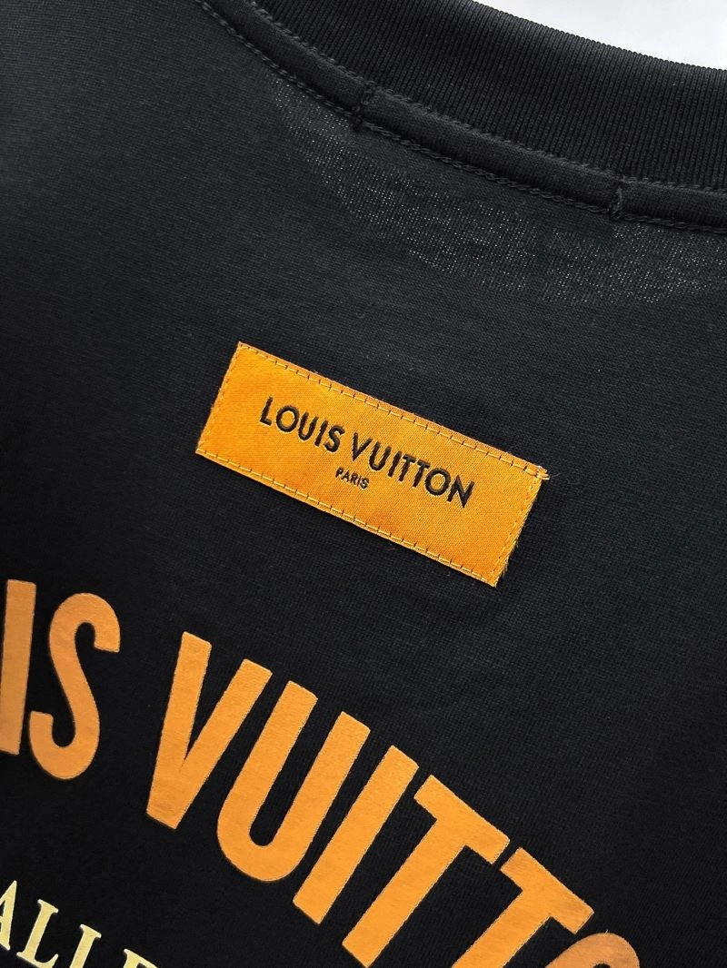 Snug Louis Vuitton T-Shirts 136310