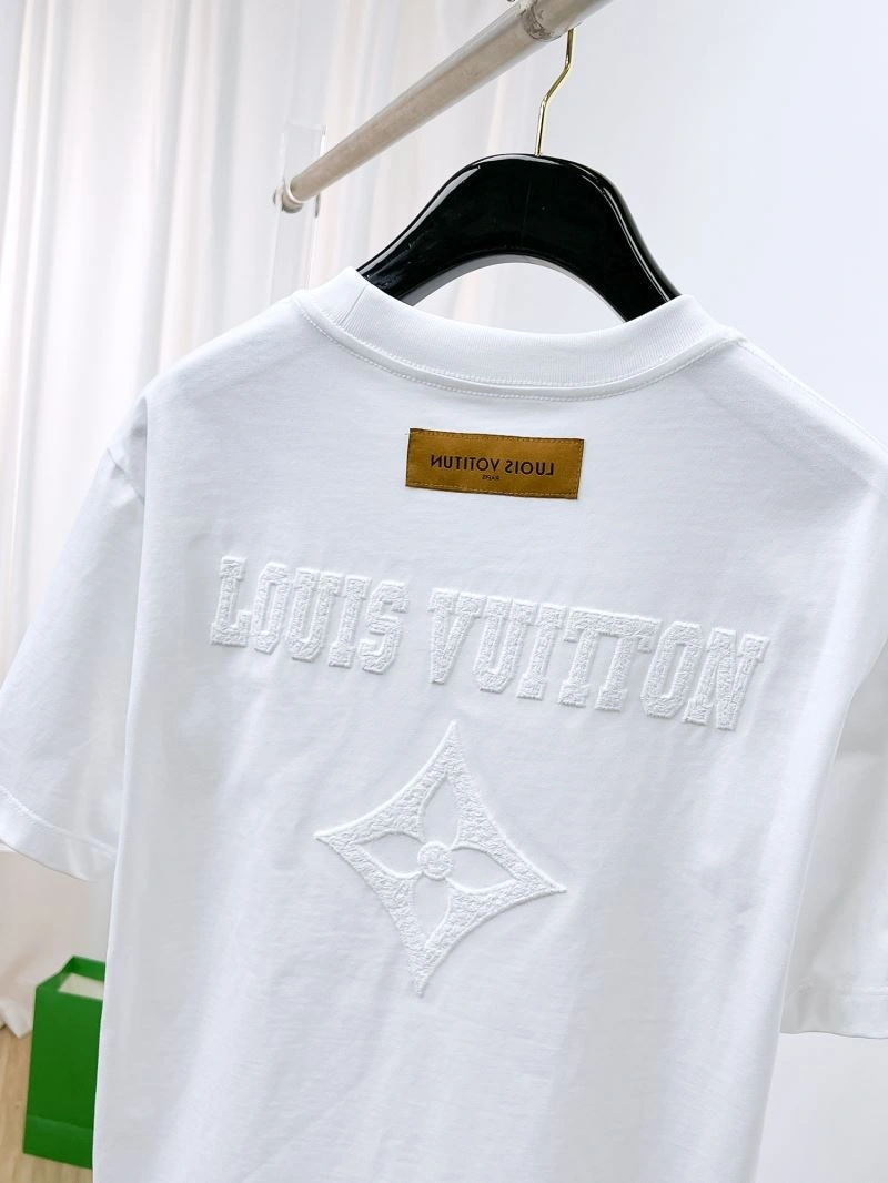 Bright Louis Vuitton T-Shirts 136320