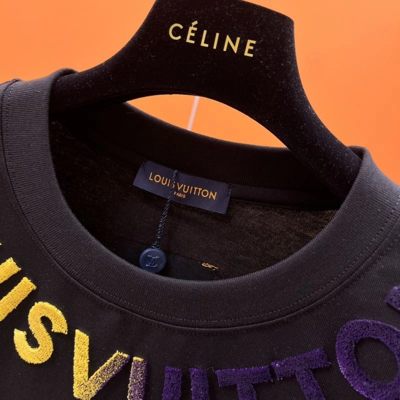 Lightweight Louis Vuitton T-Shirts 136301