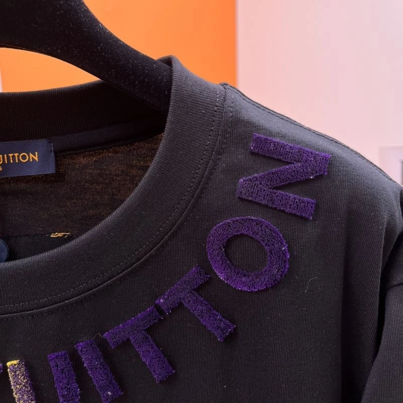 Lightweight Louis Vuitton T-Shirts 136301