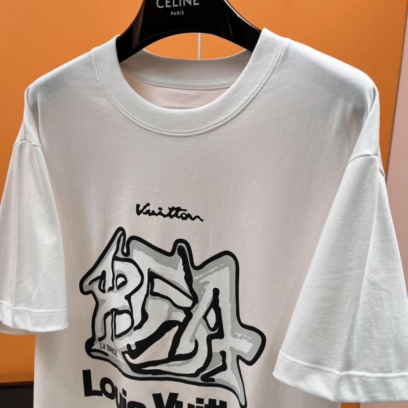 SmoothTexture Louis Vuitton T-Shirts 136319