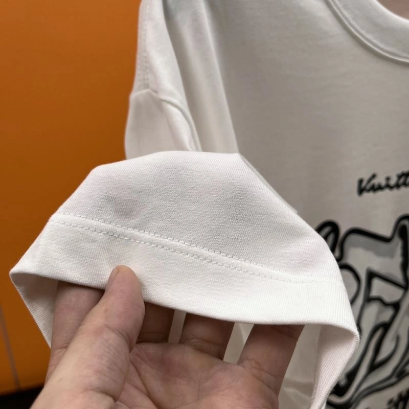 SmoothTexture Louis Vuitton T-Shirts 136319