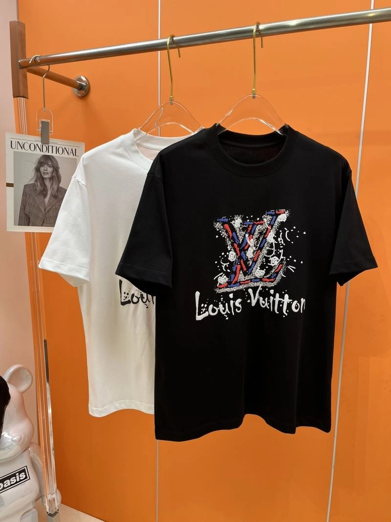 Compact Louis Vuitton T-Shirts 136321