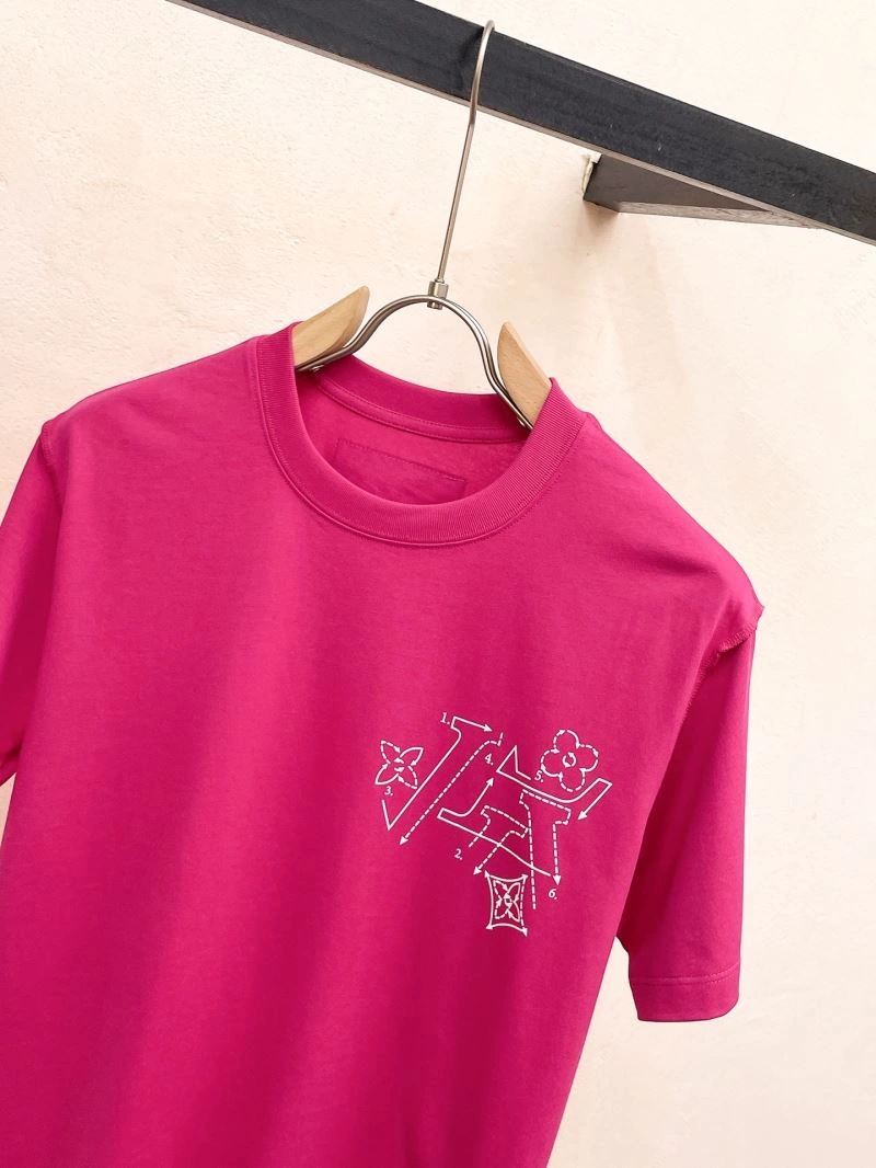 Compact Louis Vuitton T-Shirts 136306