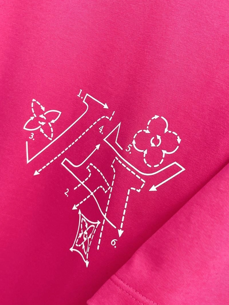 Compact Louis Vuitton T-Shirts 136306
