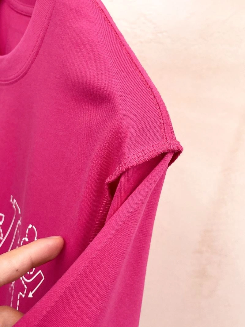 Compact Louis Vuitton T-Shirts 136306